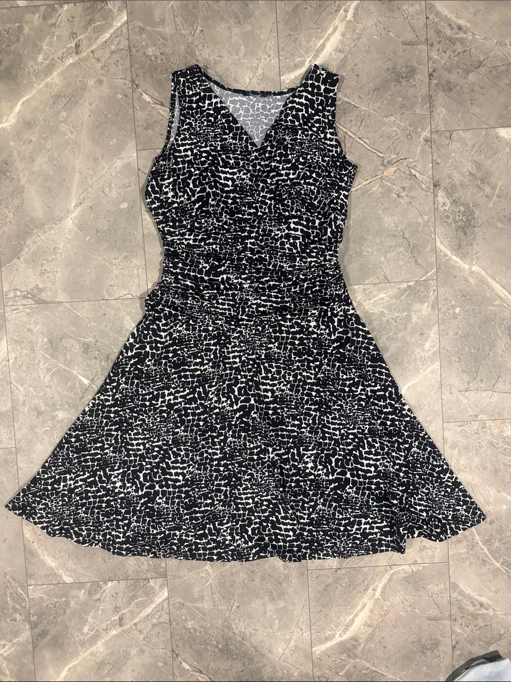 Reitmans Black and White Sleeveless Fit-and-Flare Dress